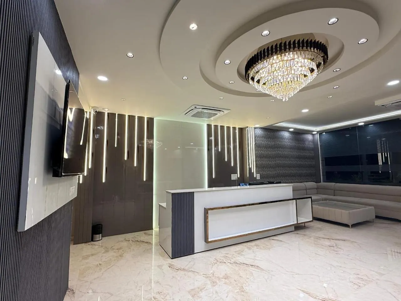 Hotel Majestic Heights アーグラ インド