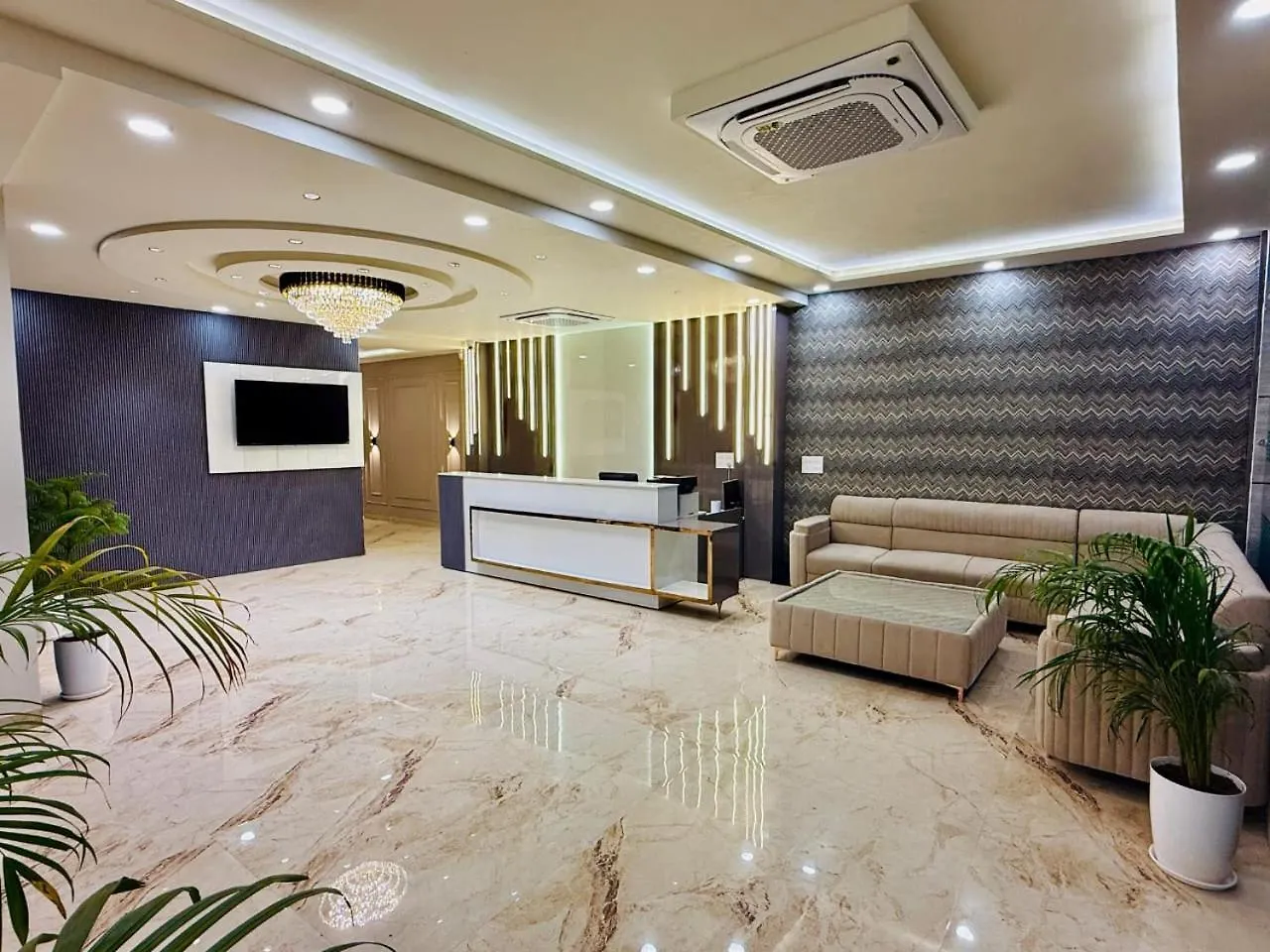 Hotel Majestic Heights アーグラ 3*,  インド